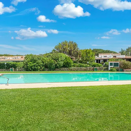 Rosa * Baja Sardinia