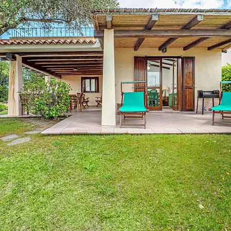 Rosa * Baja Sardinia